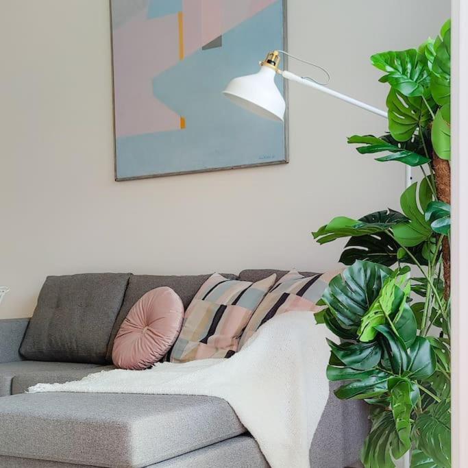 New Studio Pastel Near Helsinki Airport In Kivistoe Vantaa Luaran gambar